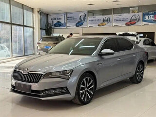 2022 Skoda Superb III Рестайлинг, серый, 1832060 рублей, вид 1