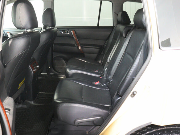 2010 Toyota Highlander II (XU40) Рестайлинг, бежевый - вид 12