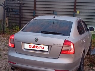 2011 Skoda Octavia DSG7 II (A5) Рестайлинг, серебристый, 900000 рублей, вид 3