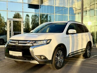 2015 Mitsubishi Outlander III Рестайлинг 2, белый, 1765000 рублей, вид 1