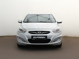 2013 Hyundai Solaris I, серебристый, 649000 рублей, вид 1
