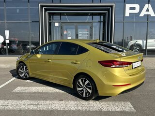 2017 Hyundai Elantra VI (AD), золотистый, 1517000 рублей, вид 4