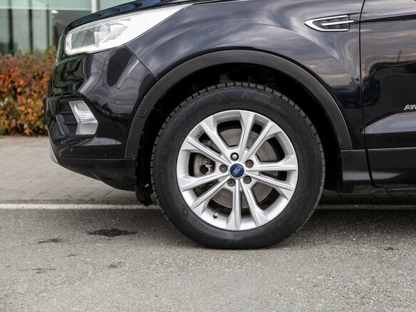 2017 Ford Kuga II Рестайлинг, чёрный, 1650000 рублей - вид 8
