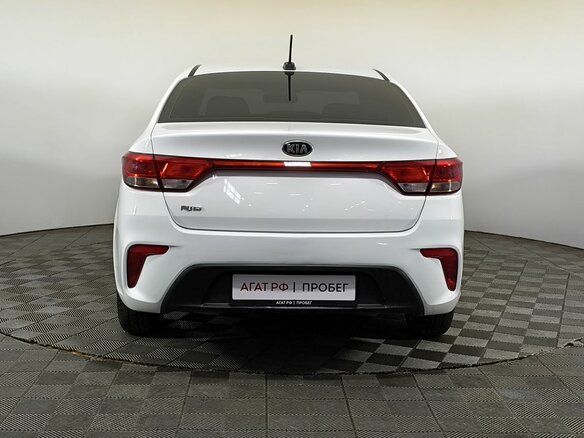 2019 Kia Rio IV, белый, 1195000 рублей - вид 4