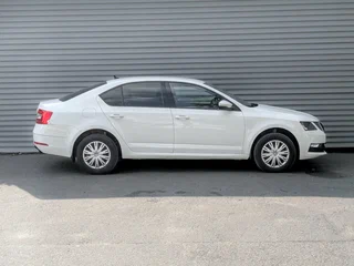 2020 Skoda Octavia III (A7) Рестайлинг, белый, 1910000 рублей, вид 4
