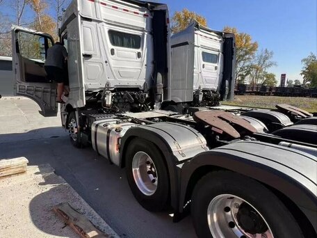 2023 Mercedes-Benz Actros, белый, 16000000 рублей, вид 5