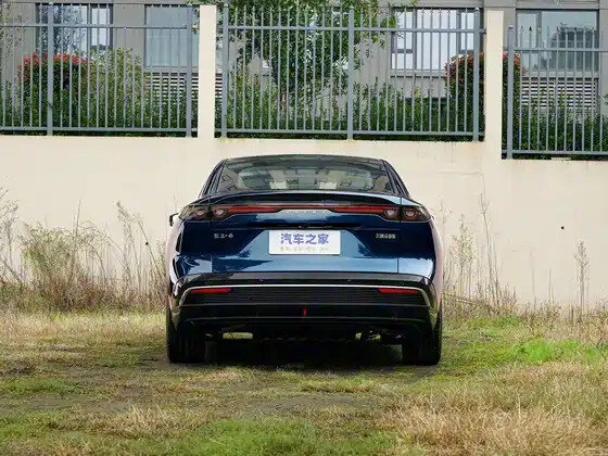 2026 Mazda EZ-6 28.4 kWh, синий - вид 5