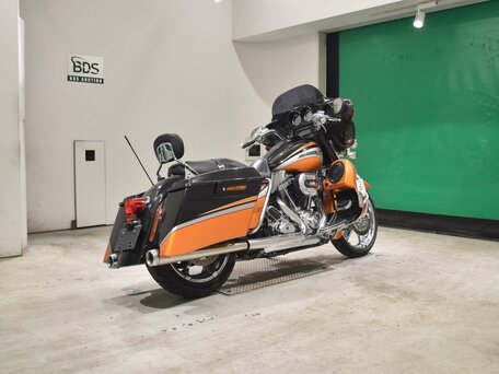 2011 Harley-Davidson CVO Street Glide, оранжевый, 1200000 рублей, вид 5
