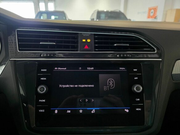 2021 Volkswagen Tiguan II Рестайлинг, чёрный, 3099000 рублей - вид 15
