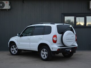 2014 Chevrolet Niva I Рестайлинг, белый, 649888 рублей, вид 4