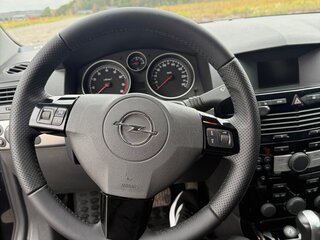 2010 Opel Astra GTC H Рестайлинг, чёрный, 580000 рублей, вид 2