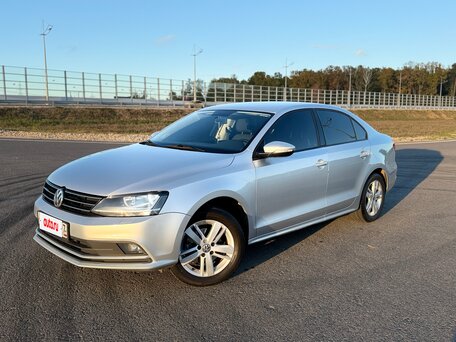 2018 Volkswagen Jetta VI Рестайлинг, серебристый, вид 2