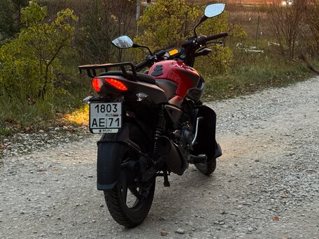 2020 Bajaj Pulsar NS 125, красный, 105000 рублей, вид 3