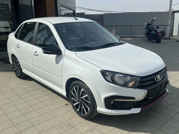 2026 Lada (ВАЗ) Granta Sport I Рестайлинг, белый - вид 2