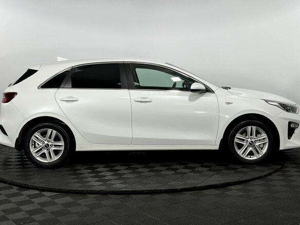 2020 Kia Ceed III, белый, 1990000 рублей - вид 4
