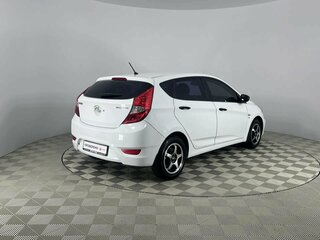 2013 Hyundai Solaris I, белый, 578000 рублей, вид 5