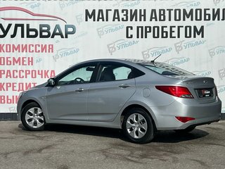 2016 Hyundai Solaris I Рестайлинг, серебристый, 1090000 рублей, вид 4