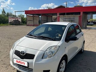 2008 Toyota Yaris II, белый, 480000 рублей, вид 1