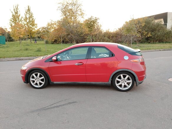 2008 Honda Civic VIII, красный, 500000 рублей - вид 3