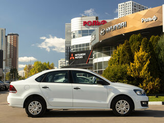 2019 Volkswagen Polo V Рестайлинг, белый, 1098000 рублей, вид 3