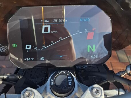 2021 BMW F 900 R, красный, 960000 рублей, вид 3