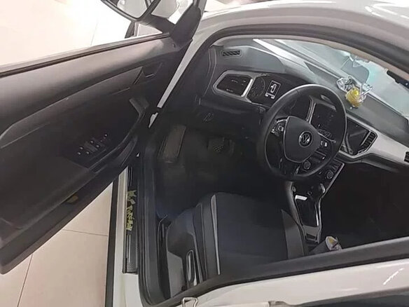 2023 Volkswagen T-Roc I (China Market), белый, 1220000 рублей - вид 17