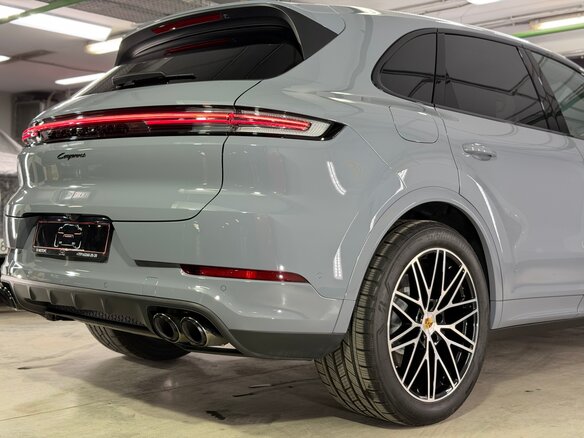 2024 Porsche Cayenne III Рестайлинг, серебристый, 13900000 рублей - вид 17
