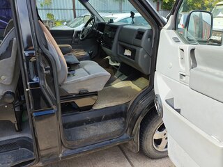 1995 Volkswagen Multivan T4, чёрный, 700000 рублей, вид 4
