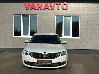 2017 Skoda Octavia III (A7) Рестайлинг, белый, 1740000 рублей, вид 2
