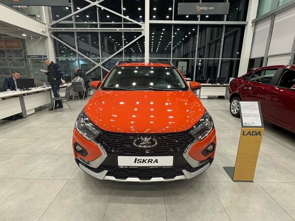 2026 Lada (ВАЗ) Iskra SW Cross, красный, 1847000 рублей