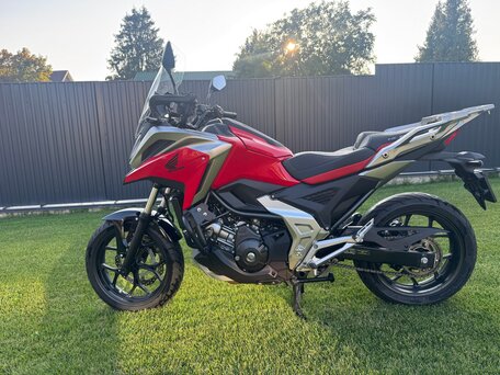 2022 Honda NC 750X, красный, 950000 рублей, вид 2