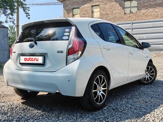 2016 Toyota Aqua I Рестайлинг, белый, 835000 рублей, вид 4