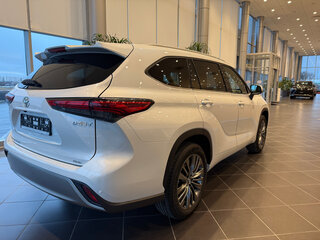 2026 Toyota Highlander IV (XU70), белый, 5650000 рублей, вид 3