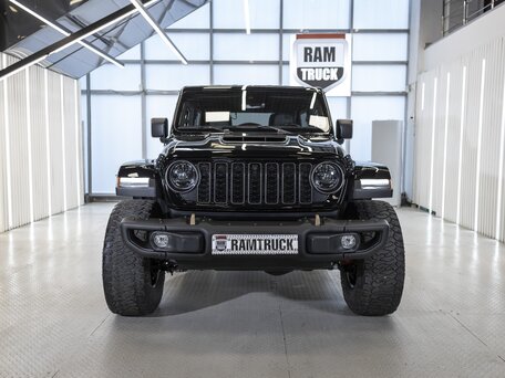 2023 Jeep Wrangler IV (JL) Рестайлинг, чёрный, 11690000 рублей, вид 3