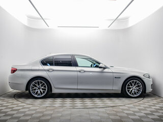 2014 BMW 5 серии 528i xDrive VI (F10/F11/F07) Рестайлинг, белый, 1805000 рублей, вид 4