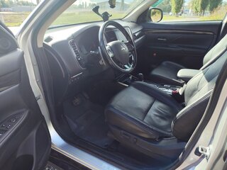 2017 Mitsubishi Outlander III Рестайлинг 2, серебристый, 2350000 рублей, вид 5