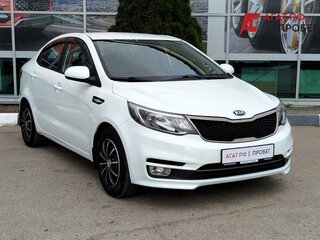 2016 Kia Rio III Рестайлинг, белый, 1152000 рублей, вид 3