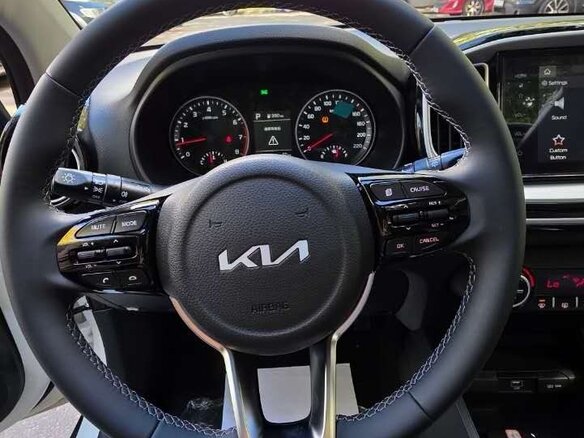 2026 Kia KX1, белый, 1790000 рублей - вид 11
