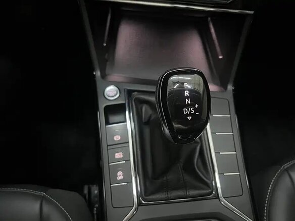 2023 Volkswagen Passat B8 Рестайлинг, чёрный, 1550333 рублей - вид 16