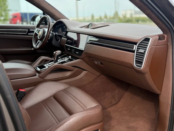 2021 Porsche Cayenne Coupé III, серый, 7000000 рублей - вид 19