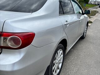 2012 Toyota Corolla X (E140, E150) Рестайлинг, серебристый, 1000000 рублей, вид 4