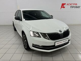 2017 Skoda Octavia III (A7), белый, 1645000 рублей, вид 3