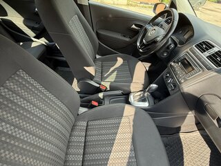 2019 Volkswagen Polo V Рестайлинг, серебристый, 1230000 рублей, вид 5