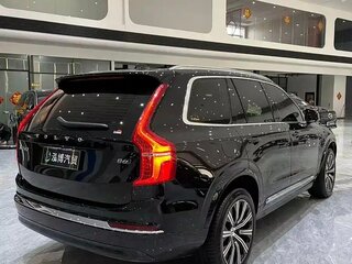 2025 Volvo XC90 B6 II Рестайлинг 2, чёрный, 7279027 рублей, вид 4
