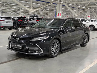 2021 Toyota Camry VIII (XV70) Рестайлинг, чёрный, 3230000 рублей, вид 1