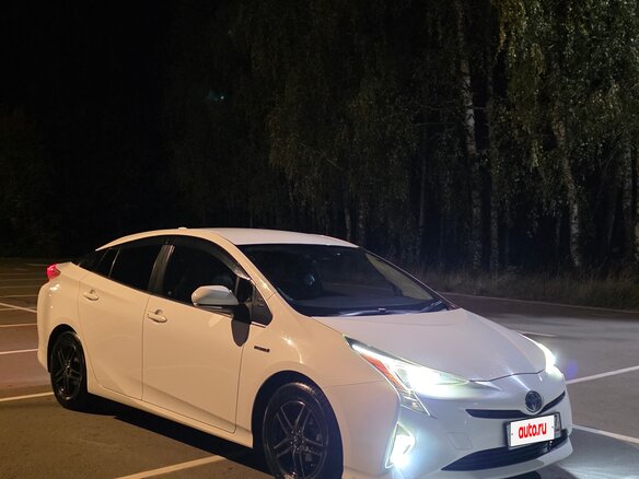 2017 Toyota Prius IV (XW50), белый - вид 1