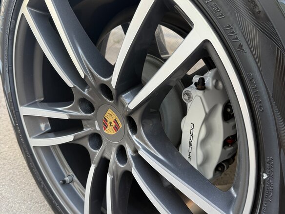 2019 Porsche Cayenne Turbo III, серый, 5700000 рублей - вид 25