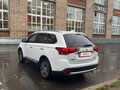 2016 Mitsubishi Outlander III Рестайлинг 2, белый, 2100000 рублей - вид 8
