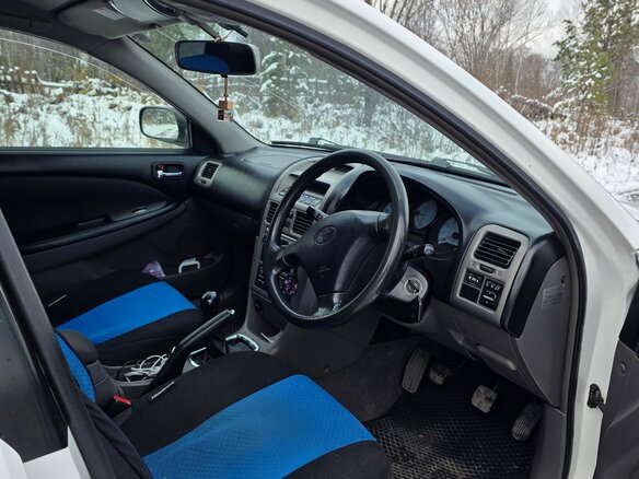 2000 Toyota Caldina II Рестайлинг, белый, 600000 рублей - вид 9