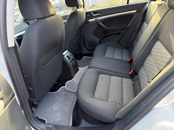 2012 Skoda Octavia II (A5) Рестайлинг, серебристый, 808000 рублей - вид 9